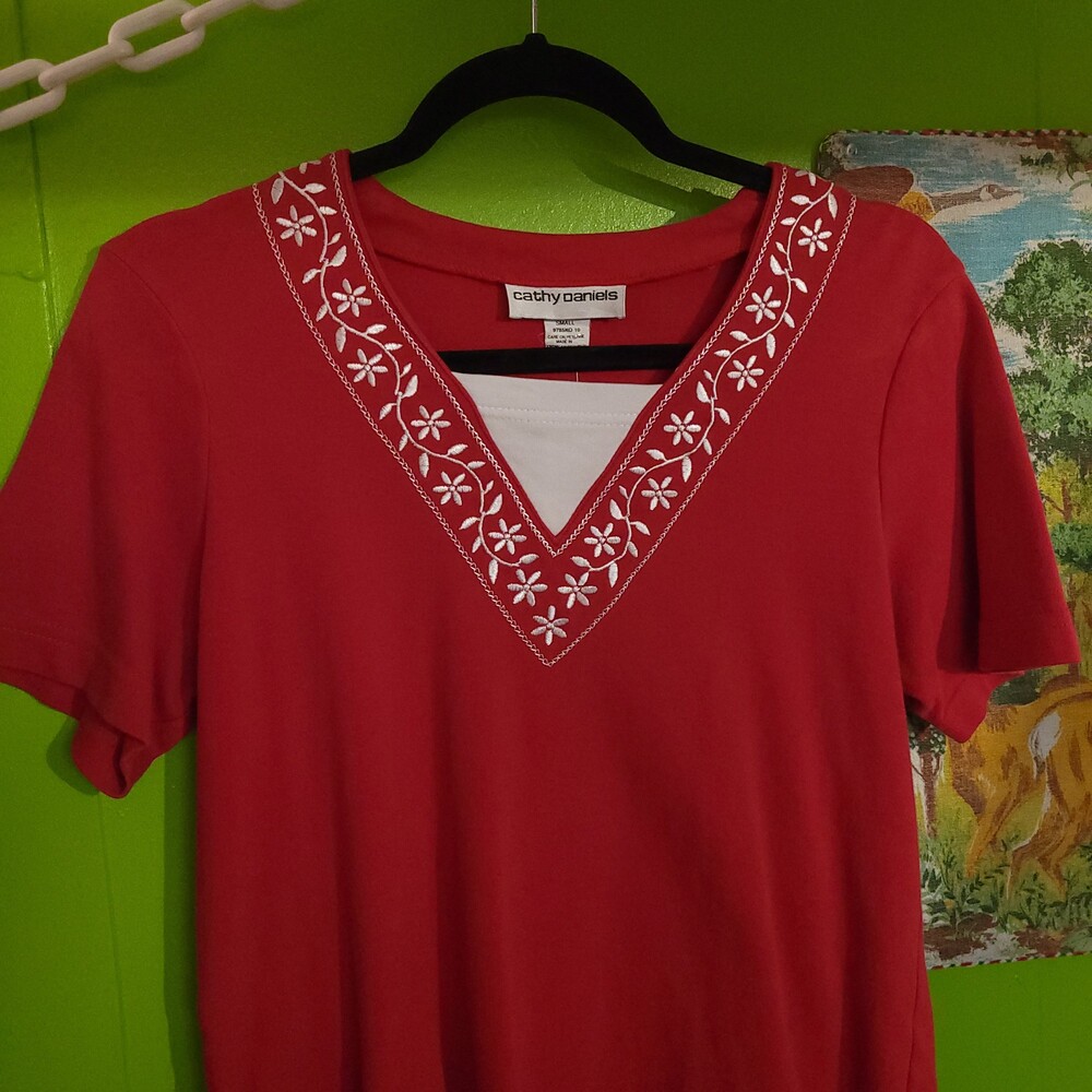 Vintage 90s cathy daniels small red embroidered floral layered short sleeve vtg